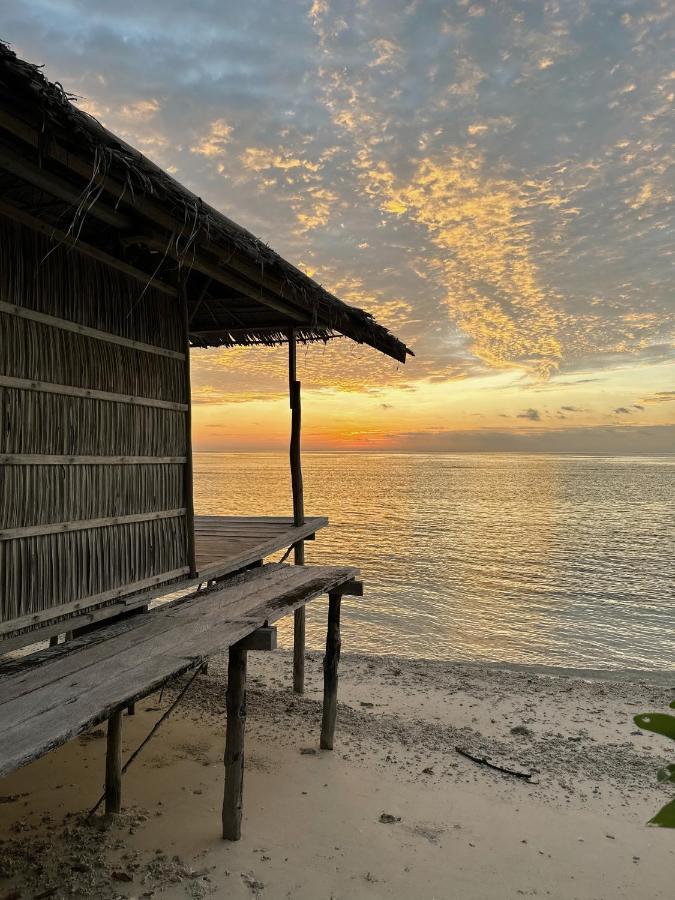 West Mansuar Homestay Pulau Mansuar Exterior photo